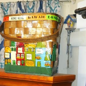 CARO NAN 1972 VINTAGE WOVEN BASKET PURSE.